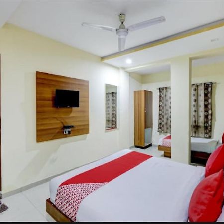 Hotel Krishna Palace Ahmedabad Exterior foto