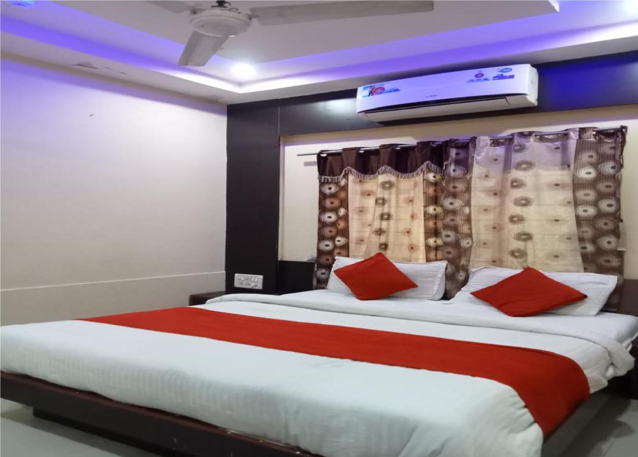 Hotel Krishna Palace Ahmedabad Exterior foto