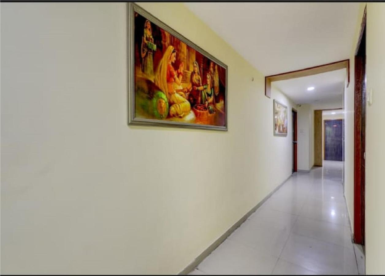 Hotel Krishna Palace Ahmedabad Exterior foto