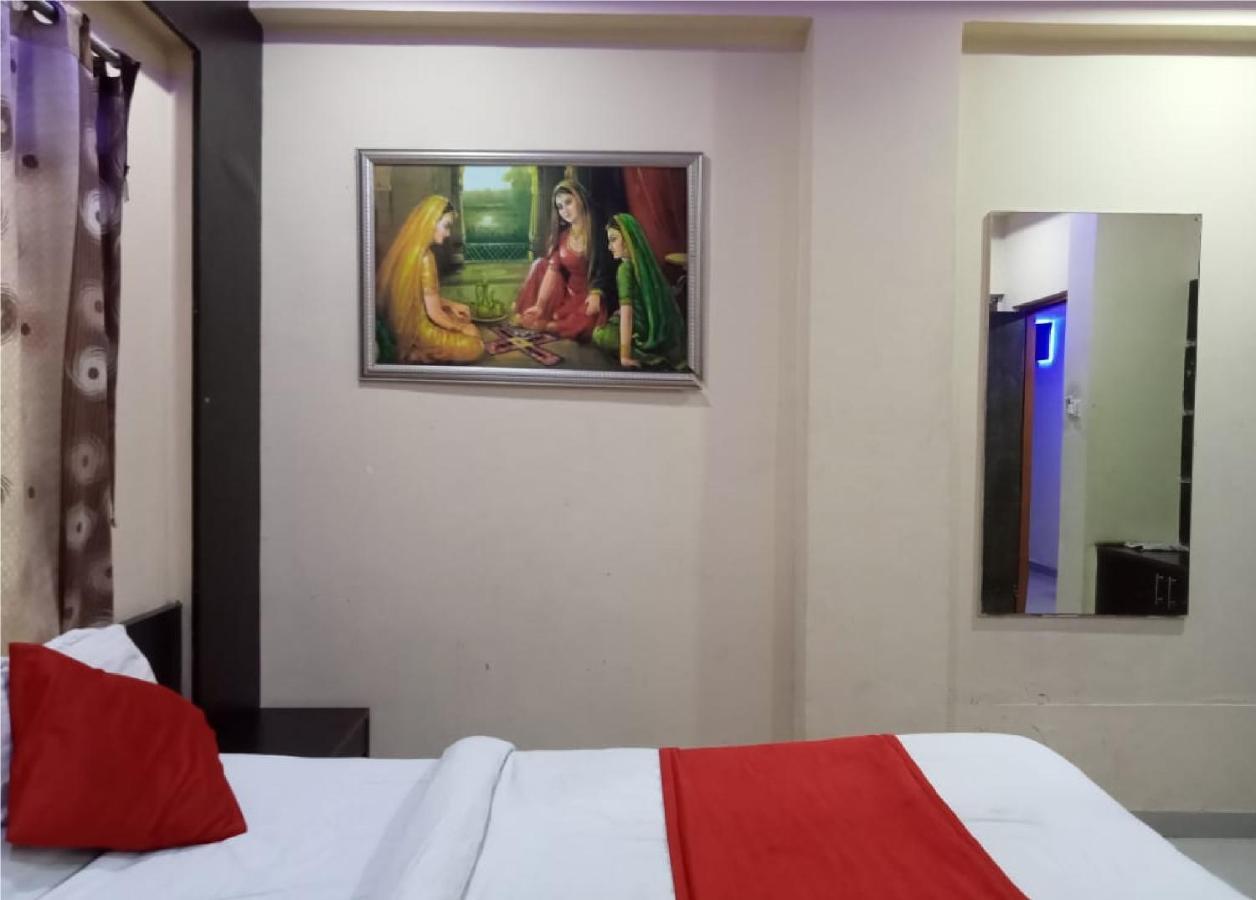 Hotel Krishna Palace Ahmedabad Exterior foto