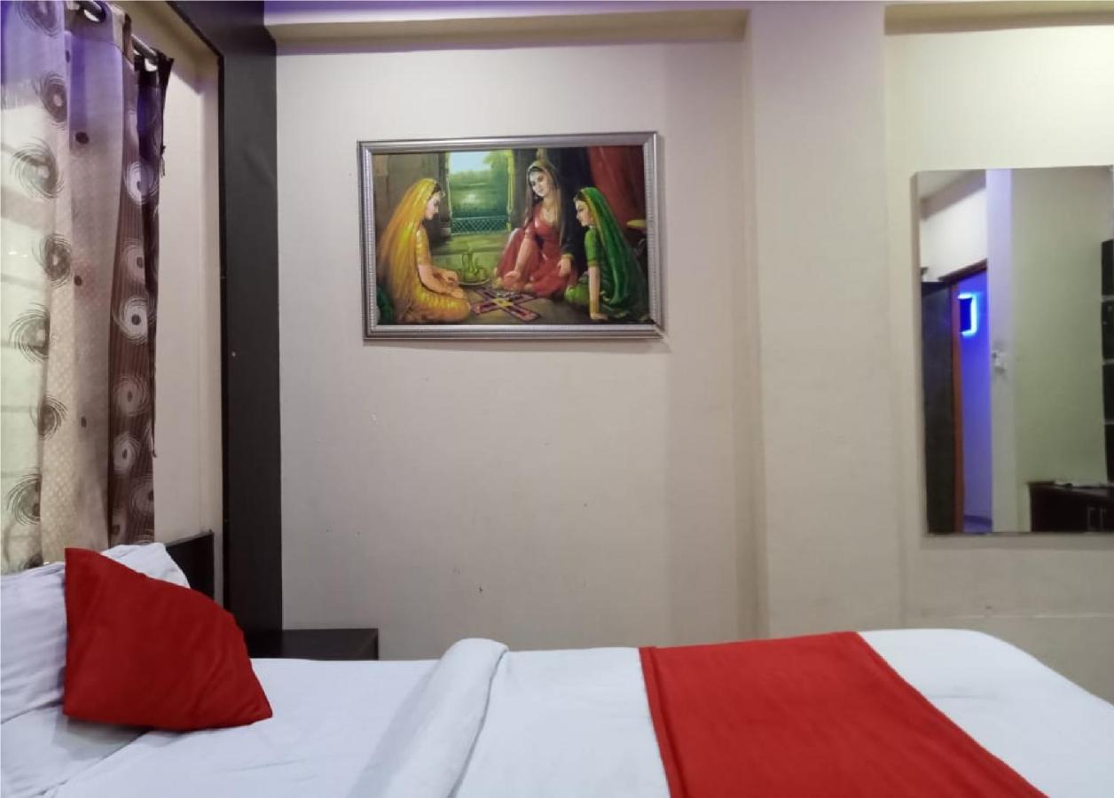 Hotel Krishna Palace Ahmedabad Exterior foto